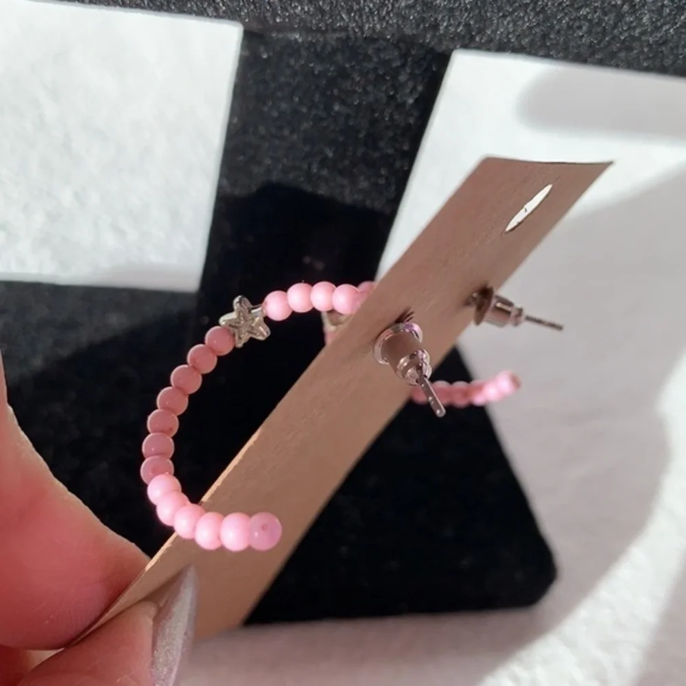 💐5/25 simple pink beaded hoop earrings with silver star bead detail